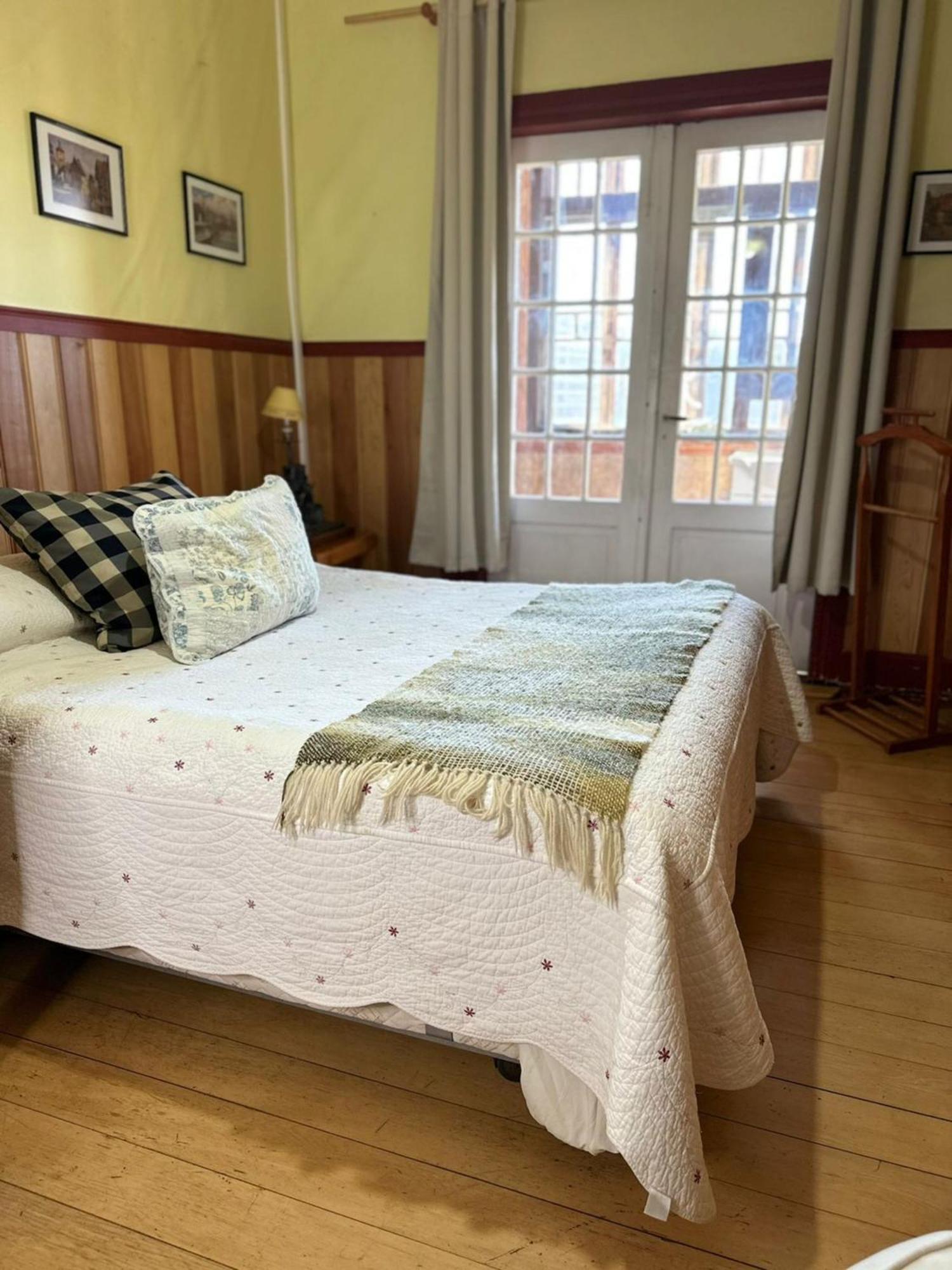 Hostal Florencia Apartment ปูแอร์โตบารัส ภายนอก รูปภาพ